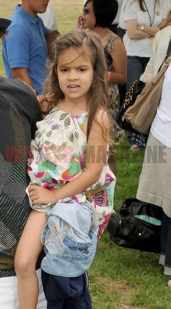 Ava Lorenn Gosselaar